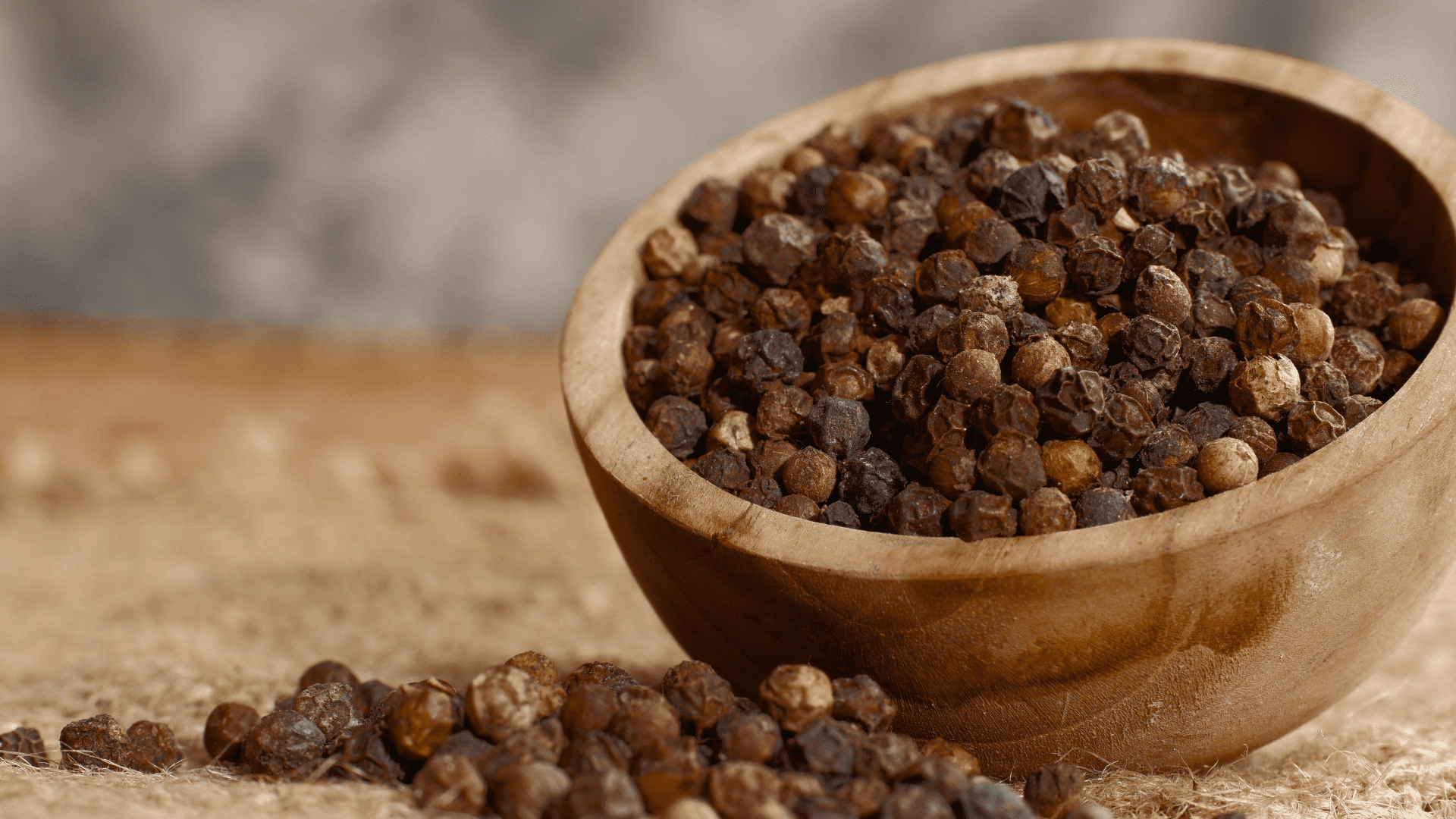 Pimenta do Reino (Piper nigrum)